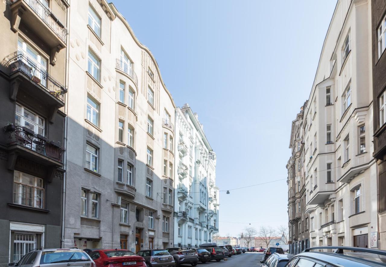 Luxury Riverside In The Center Of Prague