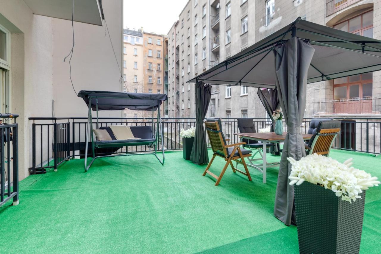 Luxury Riverside In The Center Of * Prague