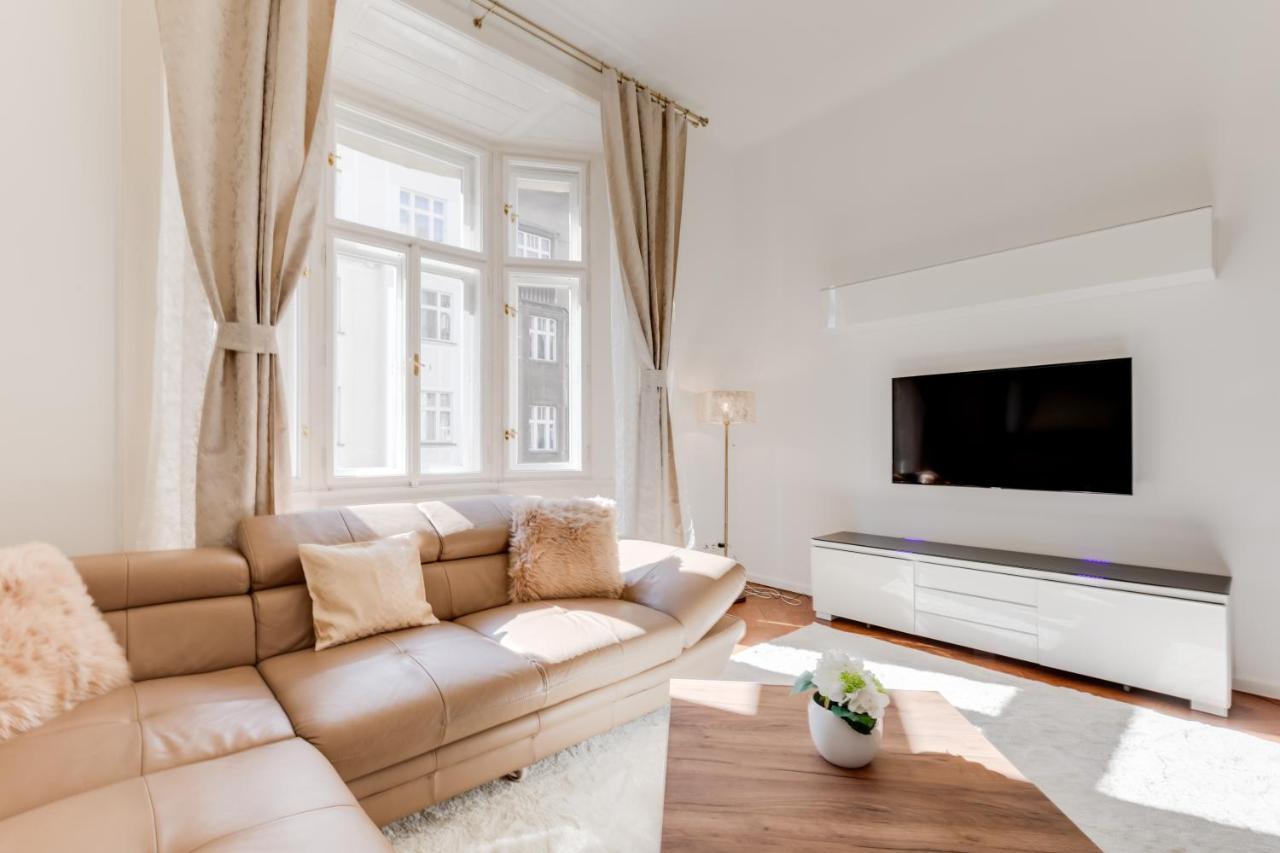 Apartment Luxury Riverside In The Center Of Prag