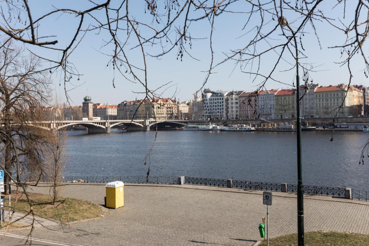 Luxury Riverside In The Center Of Apartment *