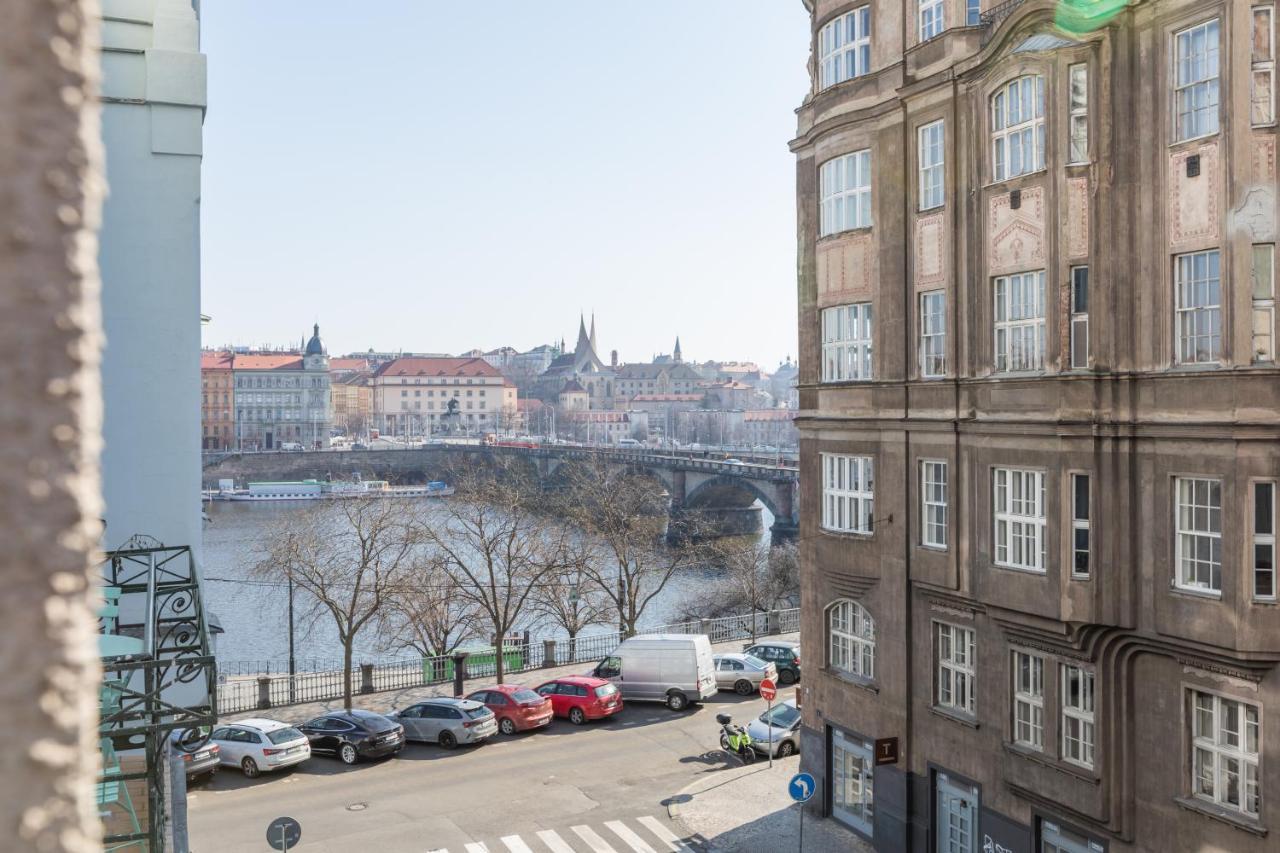 Apartment Luxury Riverside In The Center Of Prag