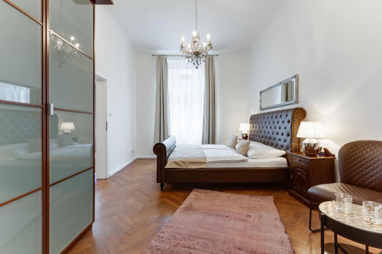 Luxury Riverside In The Center Of Apartment *