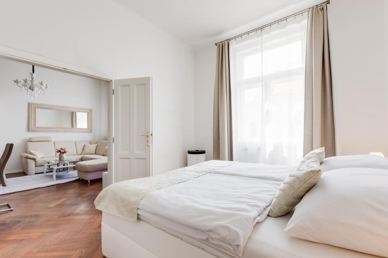 Luxury Riverside In The Center Of Apartment *