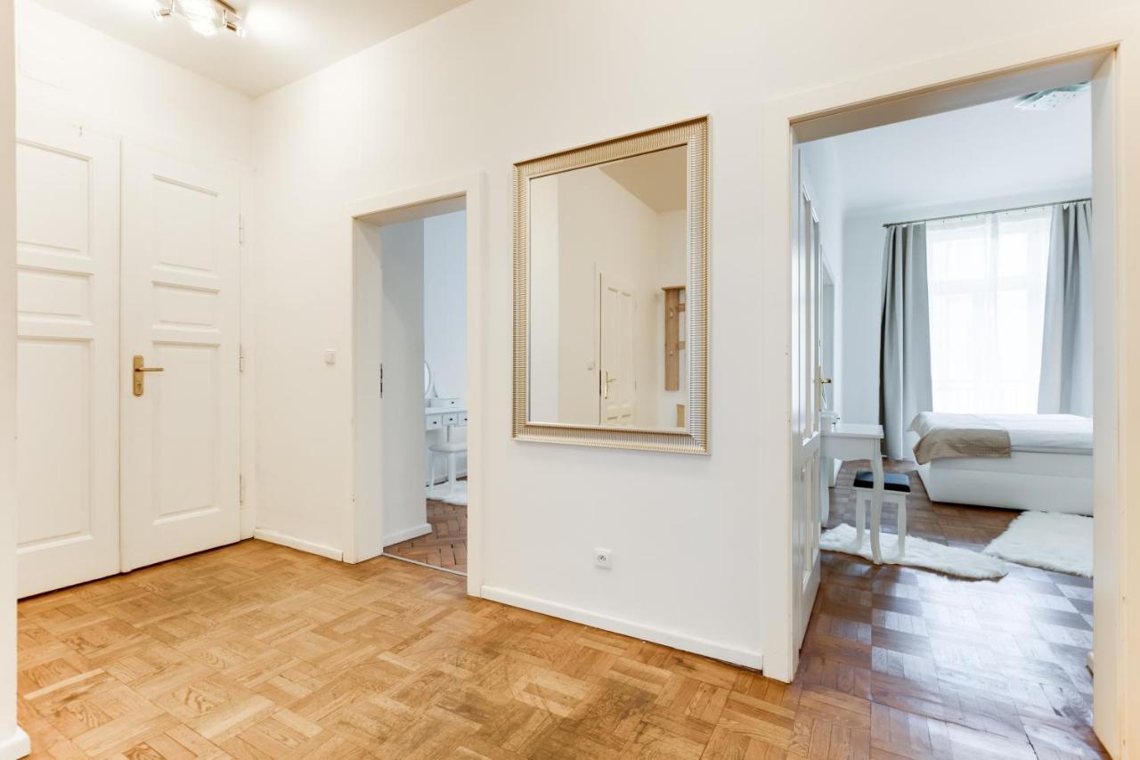 Apartment Luxury Riverside In The Center Of Prag