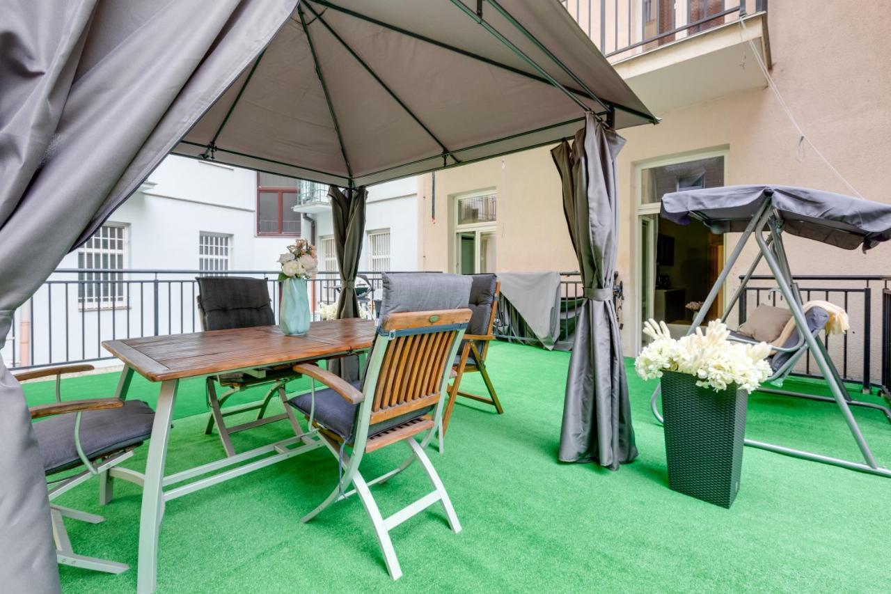 Luxury Riverside In The Center Of Apartment