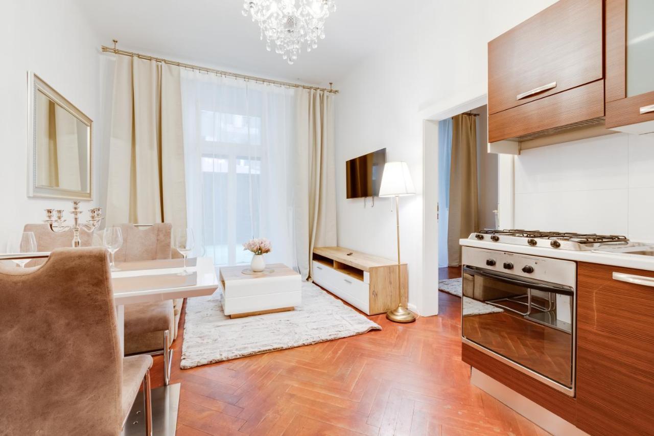 Luxury Riverside In The Center Of Apartment *