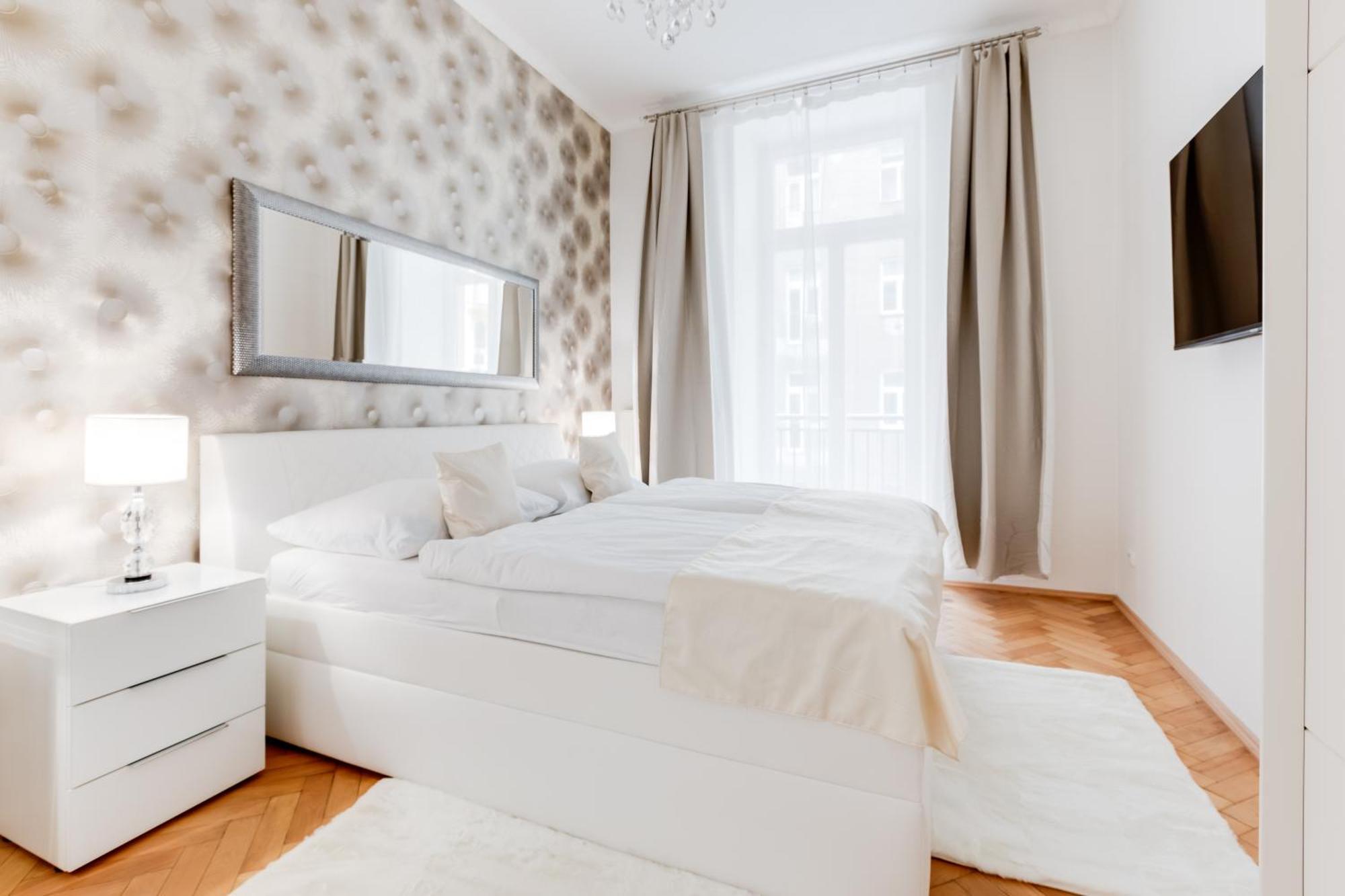 Luxury Riverside In The Center Of Apartment *